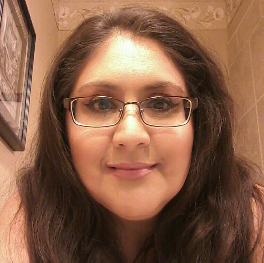 Meet your Posher, Claudia